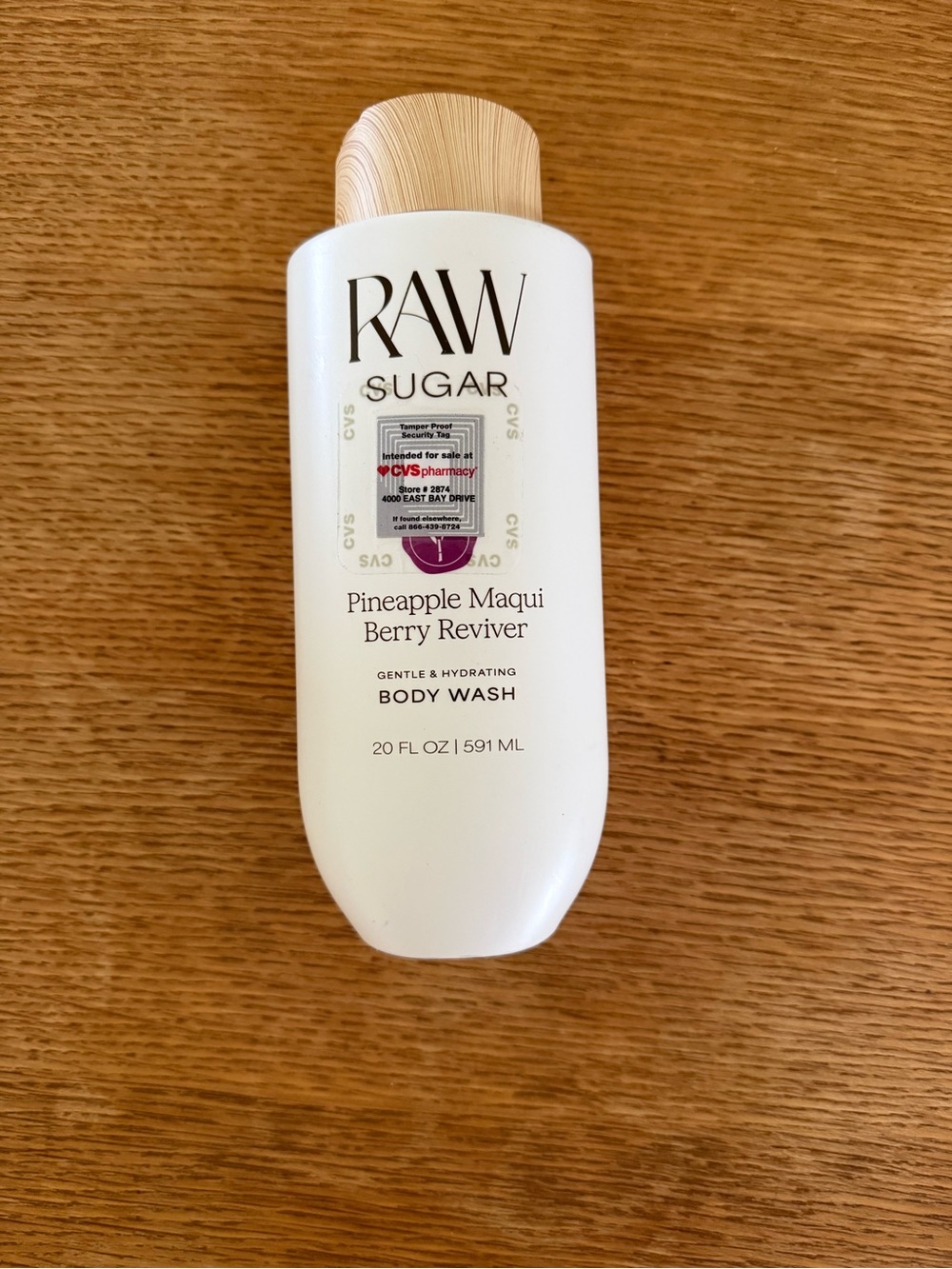Raw Sugar Pineapple Maqui Berry Reviver Body Wash - White